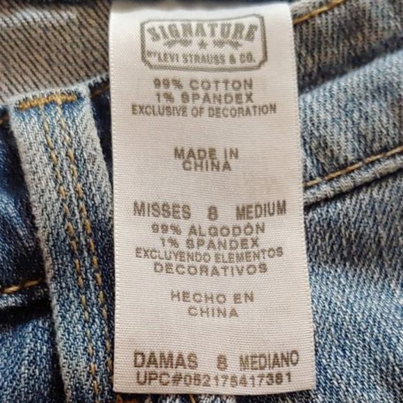 VINTAGE LEVI MID RISE BOOT CUT JEANS, SIZE 8!!! - Picture 3 of 5